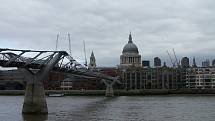 Ve stopách filmařů za příběhem Harry Pottera. Ve filmech si zahrála pěší lávka přes Temži Millenium Bridge.