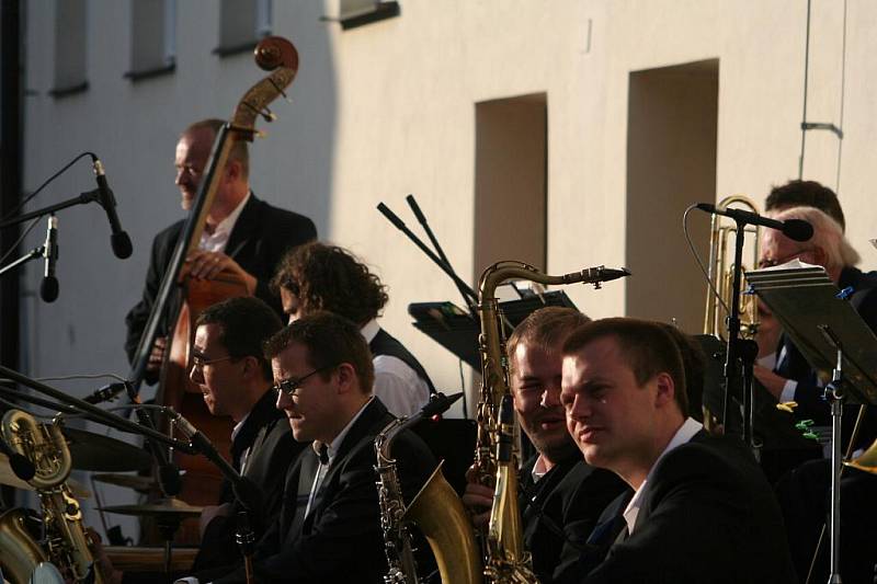 Tradiční jazzovou předehru k velkému finále nabídl v sobotu večer Hudební festival Znojmo. 