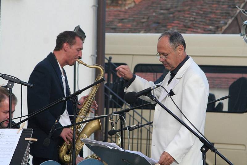 Tradiční jazzovou předehru k velkému finále nabídl v sobotu večer Hudební festival Znojmo. 