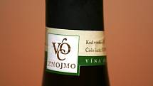 Znojemští vinaři získali jako první v zemi právo používat k označení svých vybraných odrůdových vín certifikát VOC, neboli Vína originální certifikace.