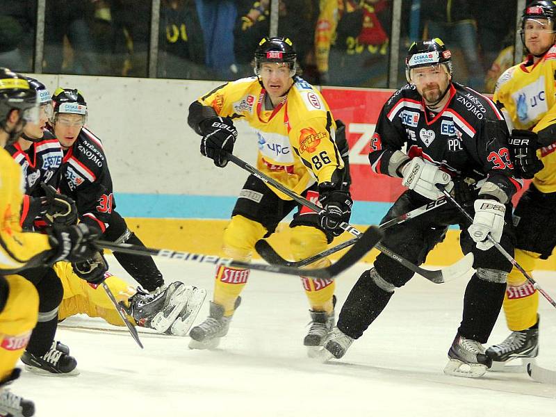 Poprvé Orli nebodovali v zápase o postup do play off. S Vídní prohráli 2:4.