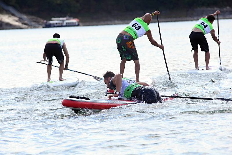 Premiérový republikový šampionát v paddleboaradu se konal na vranovské přehradě.