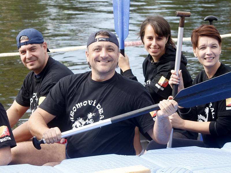 Neoficiální amatérské mistrovství světa na Festivalu dračích lodí ve Znojmě.