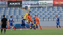 Fotbalisté Znojma (v modrém) remizovali v pátek během generálky na MSFL s B-týmem Sigmy Olomouc 0:0.