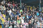  Zástupy fanoušků zamířily v sobotu na znojemský stadion, aby podpořily domácí fotbalisty. Ti jsou jen krůček od toho hrát mezi elitou.