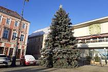 Výzdoba v ulicích a ozdobené stromy na Masarykově i Horním náměstí napovídají, že do začátku adventu zbývá už jen pár dní.