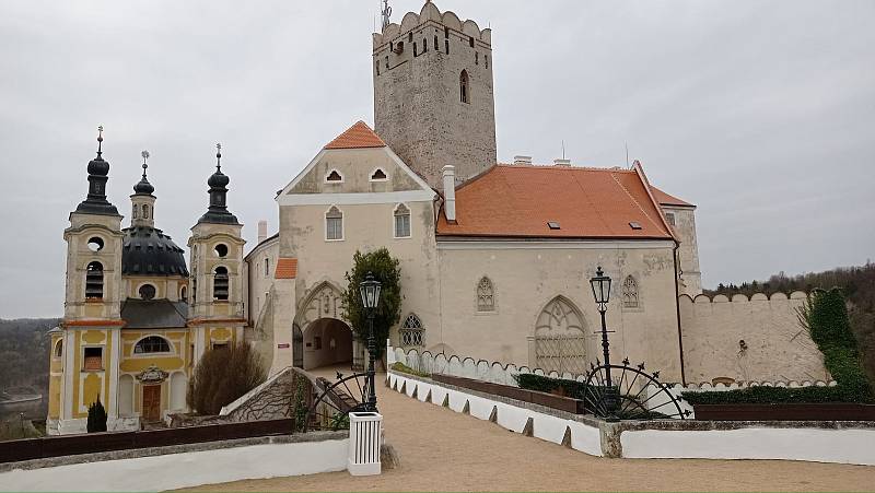 Z jarního výletu na Vranovsko. Vranovský zámek.