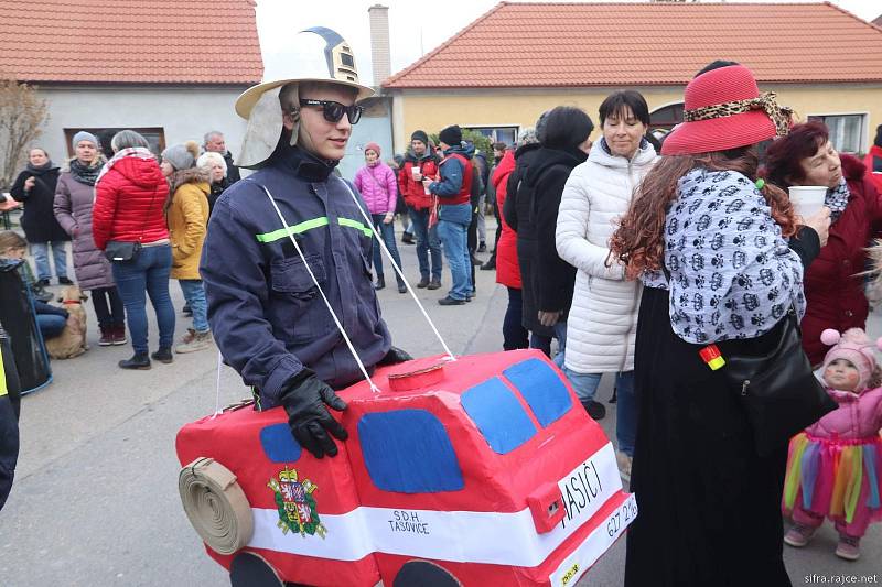 Ostatkové veselí se o víkendu v vrátilo i do Tasovic.