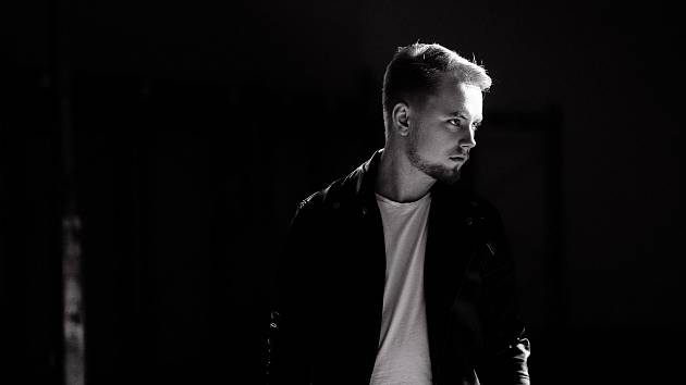 Michal Šafrata se zviditelnil na jaře díky televizní show Super, nyní se věnuje vlastní tvorbě a příští rok plánuje vydat první album.