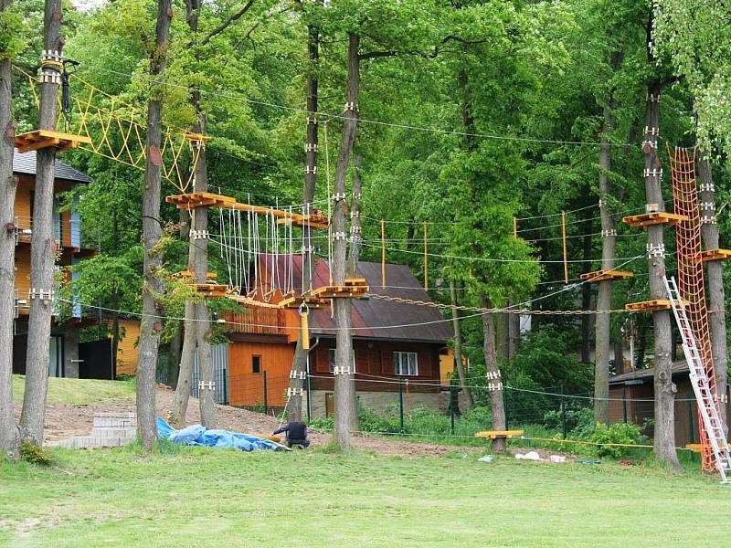 Starostové a podnikatelé z obcí z Vranovska zahájili letošní turistickou sezonu. Novinkou bude i lanové centrum.