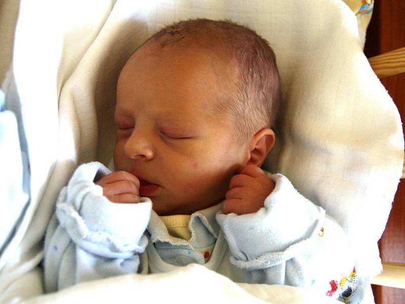 Filip Kratochvíl, 49cm, 2720g, 27.3.2011, Znojmo.