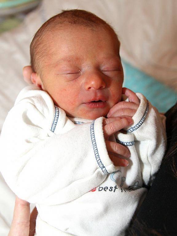 Matyáš Radnický, 48cm, 2800g, 29.3.2011, Znojmo.