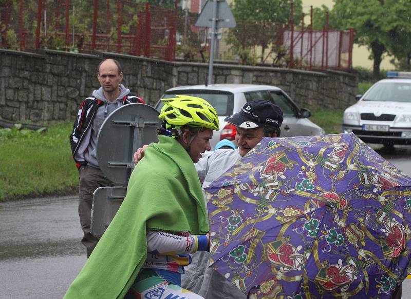 Sto dvacet kilometrů dlouhý cyklistický závod Memoriál Romana Meidla, který se jede v rámci Extraligy Masters, zavedl v sobotu jezdce na cesty na Znojemsku i v sousedním Rakousku.