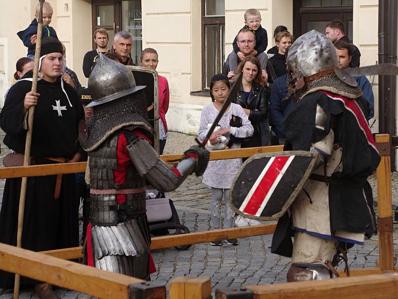 Tradiční Znojemské historické vinobrani ovládlo v pátek centrum města.