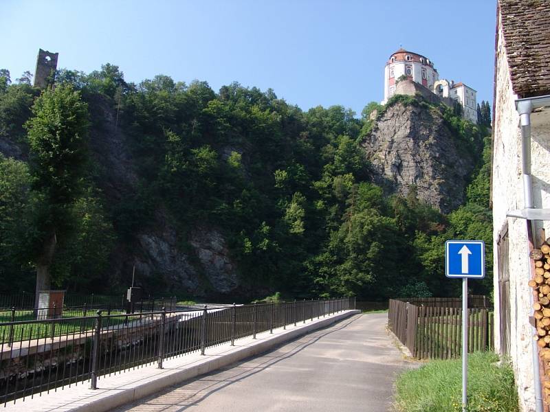 Rekreační Vranovsko či netknuté Podyjí. Hlavní přírodní skvosty Znojemska lze nerušeně obdivovat i ze sedadla spolujezdce.