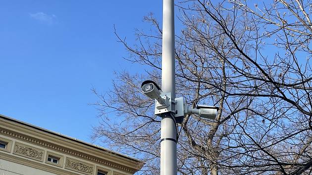 V ulicích Znojma přibydou další kamery. Ilustrační foto kamerový bod na ulici Pontassievská ve Znojmě.