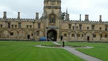 Ve stopách filmařů za příběhem Harry Pottera. Ve filmech si zahrála oxfordská kolej Christ Church.