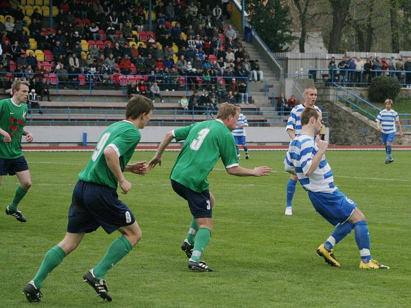 MSFL: 1. SC Znojmo (v pruhovaném) vs HFK Olomouc