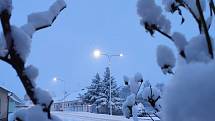 Ze sněhové nadílky v Rybníkách na Krumlovsku 9. prosince.