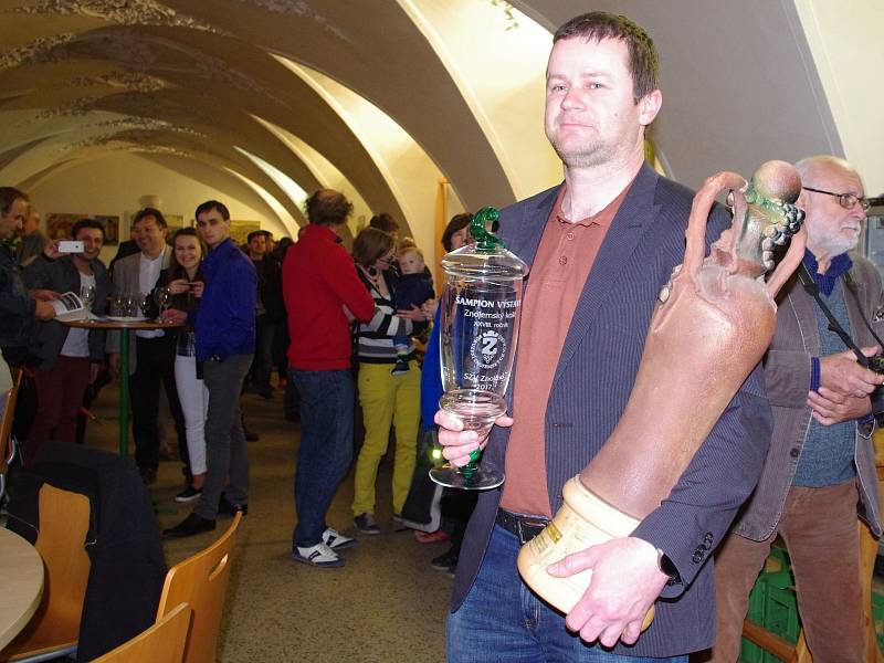 Titul šampiona Znojemského koštu převzal za rodinné vinařství Marek Líbal z Horních Dunajovic.