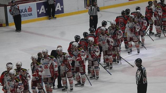 Hokejisté Znojma jsou vyřazeni. V patém utkání čtvrtfinále play off nestačili na Klagenfurt 1:2 v prodloužení.