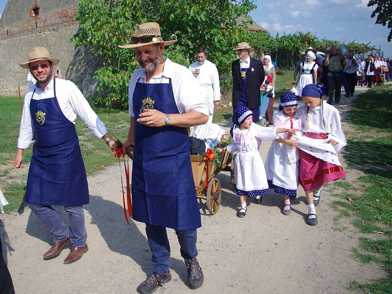 Tradiční zarážení hory uspořádal v sobotu Spolek přátel Hroznové kozy.