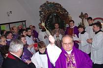 Svatá brána mimořádného Svatého roku milosrdenství je od soboty otevřená ve znojemském kostele sv. Kříže. Jako jedna z pěti bran v brněnské diecézi.