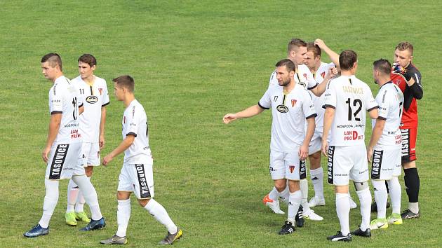 Fotbalisté divizních Tasovic prohráli ve druhém kole MOL Cupu s druholigovým Prostějovem 2:3 až po penaltových rozstřelech. 