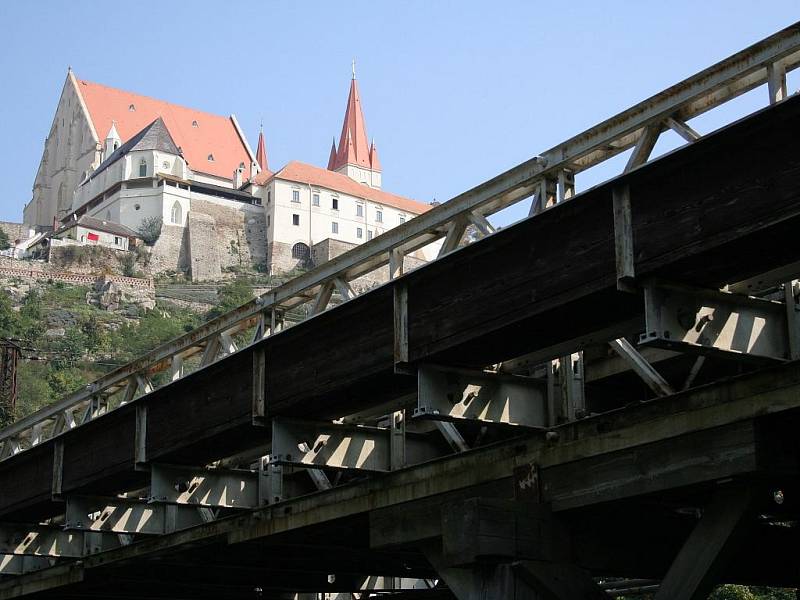 Most přes řeku Dyji pod Kraví horou ve Znojmě. 