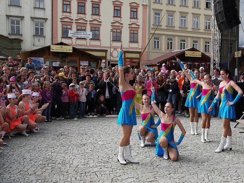 Majáles zpestřil Karneval v ulicích