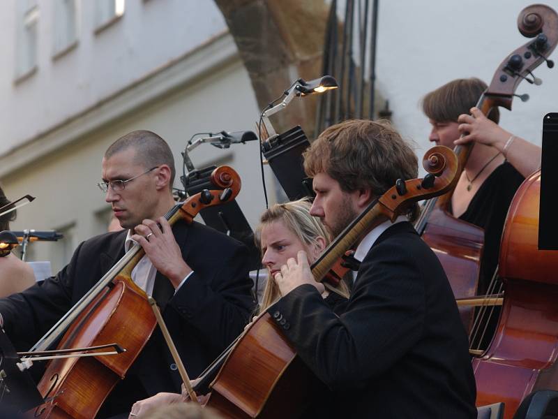 Zahajovacím koncertem pražského Vinohradského symfonického orchestru pod taktovkou dirigenta Milana Boušky odstartoval 9. ročník Hudebního festivalu Znojmo.