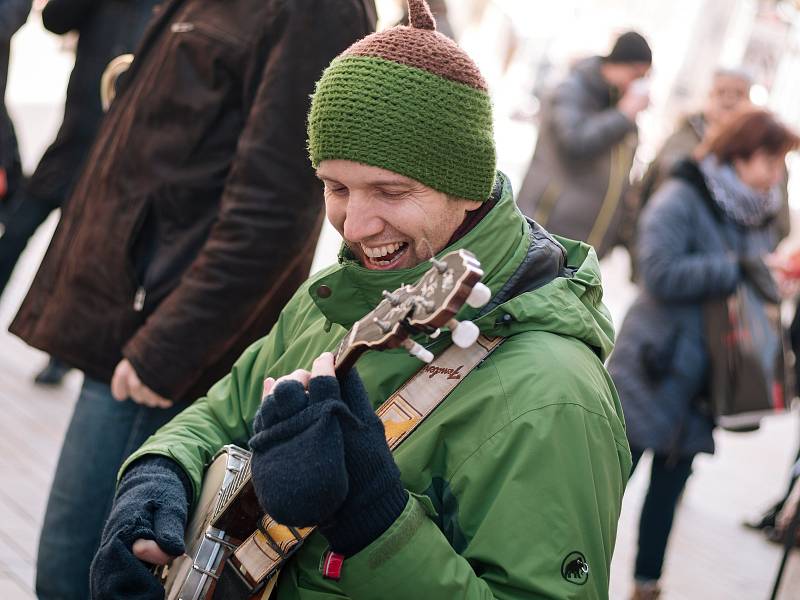 Kouda´s Quartet s kapelníkem a trumpetistou Ladislavem Kouckým přilákala na svůj tříhodinový program několik stovek lidí.