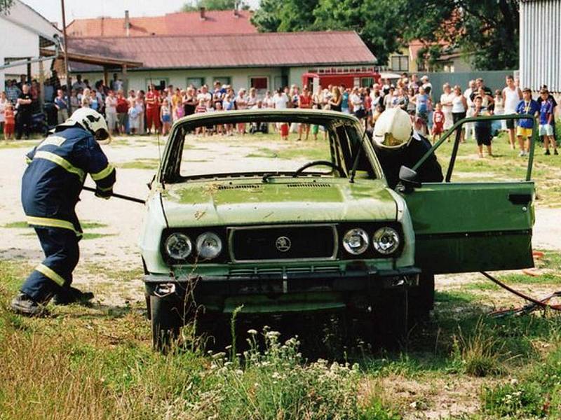 Dobrovolní hasiči z Rakšic. 