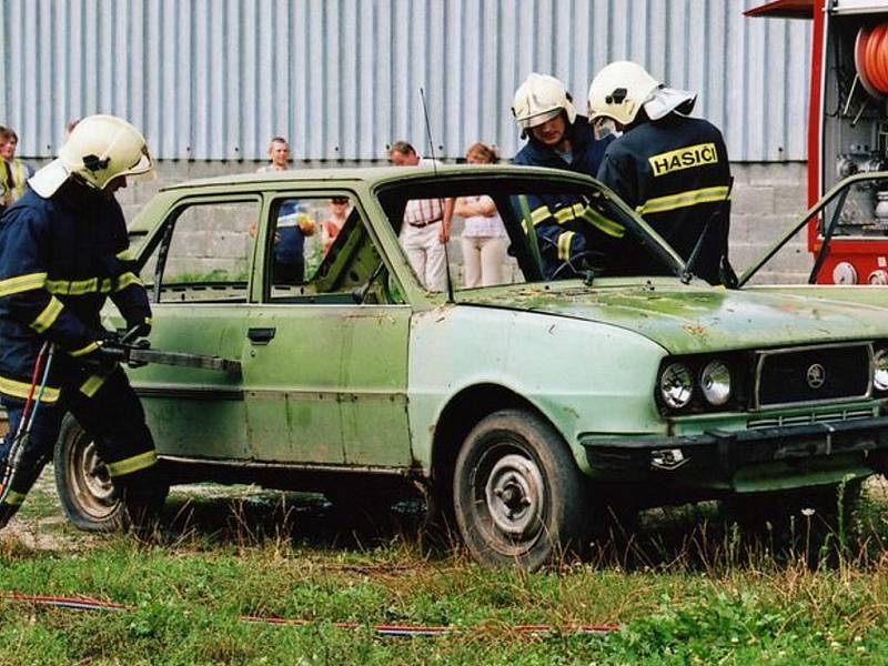 Dobrovolní hasiči z Rakšic. 