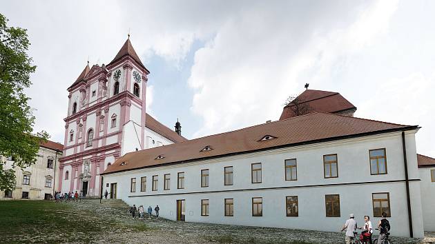 V někdejší škole u Louckého klášera má díky evropské dotaci vzniknou centrum obnovy památek.