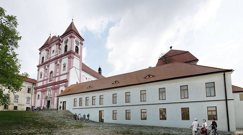 V někdejší škole u Louckého klášera má díky evropské dotaci vzniknou centrum obnovy památek.