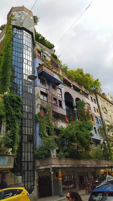 Z letního výletu do Vídně. Hundertwasser village.