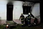 Při nočním požáru v Oleksovicích zemřely tři děti, čtyři dospělí se zranili.