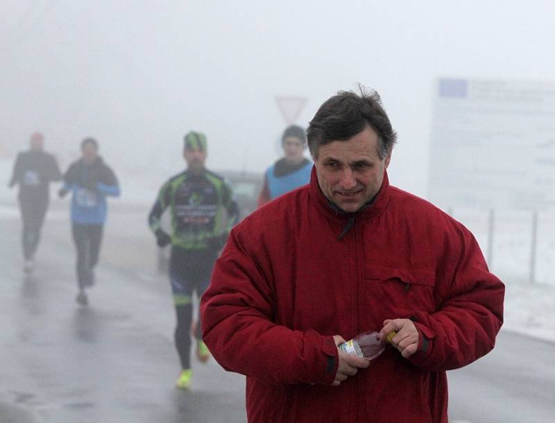 Sto čtrnáct běžců se sešlo na startu dvaatřicátého ročníku Vánočního běhu Elektrokovu, který je zařazen do seriálu závodů Znojemského běžeckého poháru a měří 10 580 metrů. 