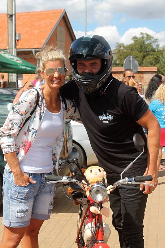 Dobšičtí nadšenci pořádali již podesáté Setkání mopedů.