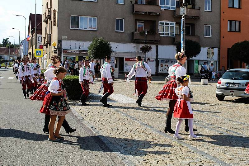 Miroslavská chasa slavila tradiční krojované hody.