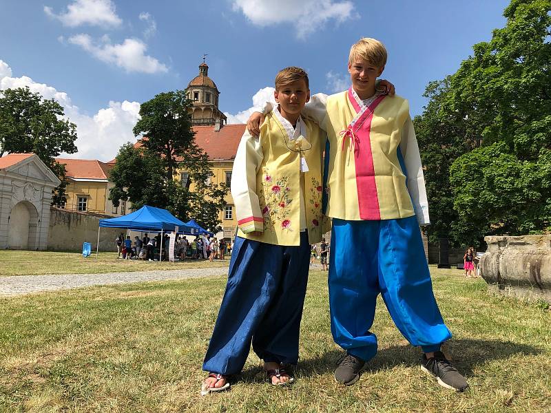 Dobrovolníci z Jižní Koreje navštívili Moravský Krumlov.