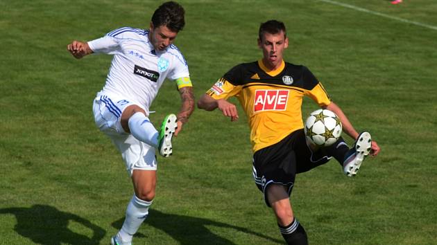 Znojemští fotbalisté v utkání s Českými Budějovicemi.