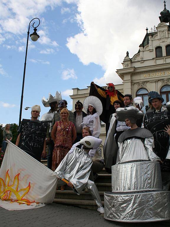 Slavnostní průvod znojemského hudebního festivalu. 