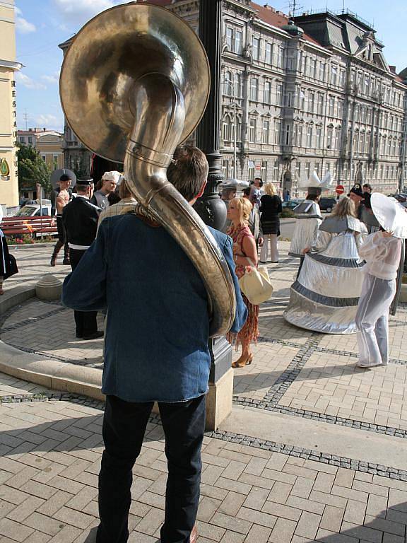 Slavnostní průvod znojemského hudebního festivalu. 