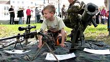 Armádní zbraně zajímaly především kluky. 