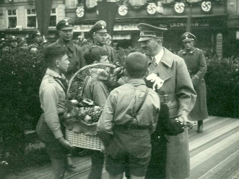 Adolf Hitler ve Znojmě 26. 10. 1938