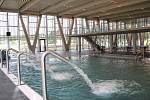 Bazén stojí v areálu znojemské Plovárny Louka. Od 1. července ho převezme město. 