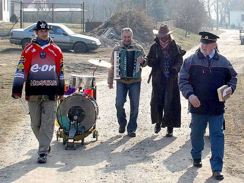 Hrádečtí dobrovolní hasiči zvali na fašank.