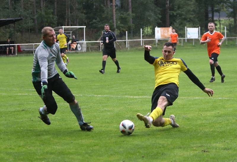 I.B třída, západ: Jestřebí - Dubnice 6:1.